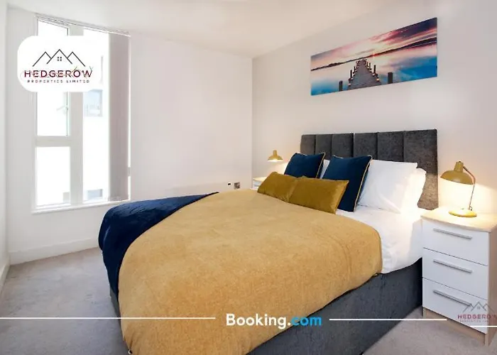 Exclusive Offers On 3-Night & Weekly Deal On 3-Bedroom Urban Loft By Hedgerow