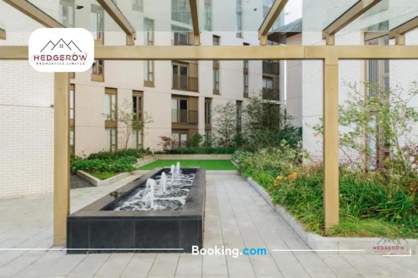 Apartment Hedgerow Urban Oasis: Spacious 3-bedroom Getaway