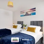 Exclusive Offers On 3-Night & Weekly Deal On 3-Bedroom Urban Loft By Hedgerow