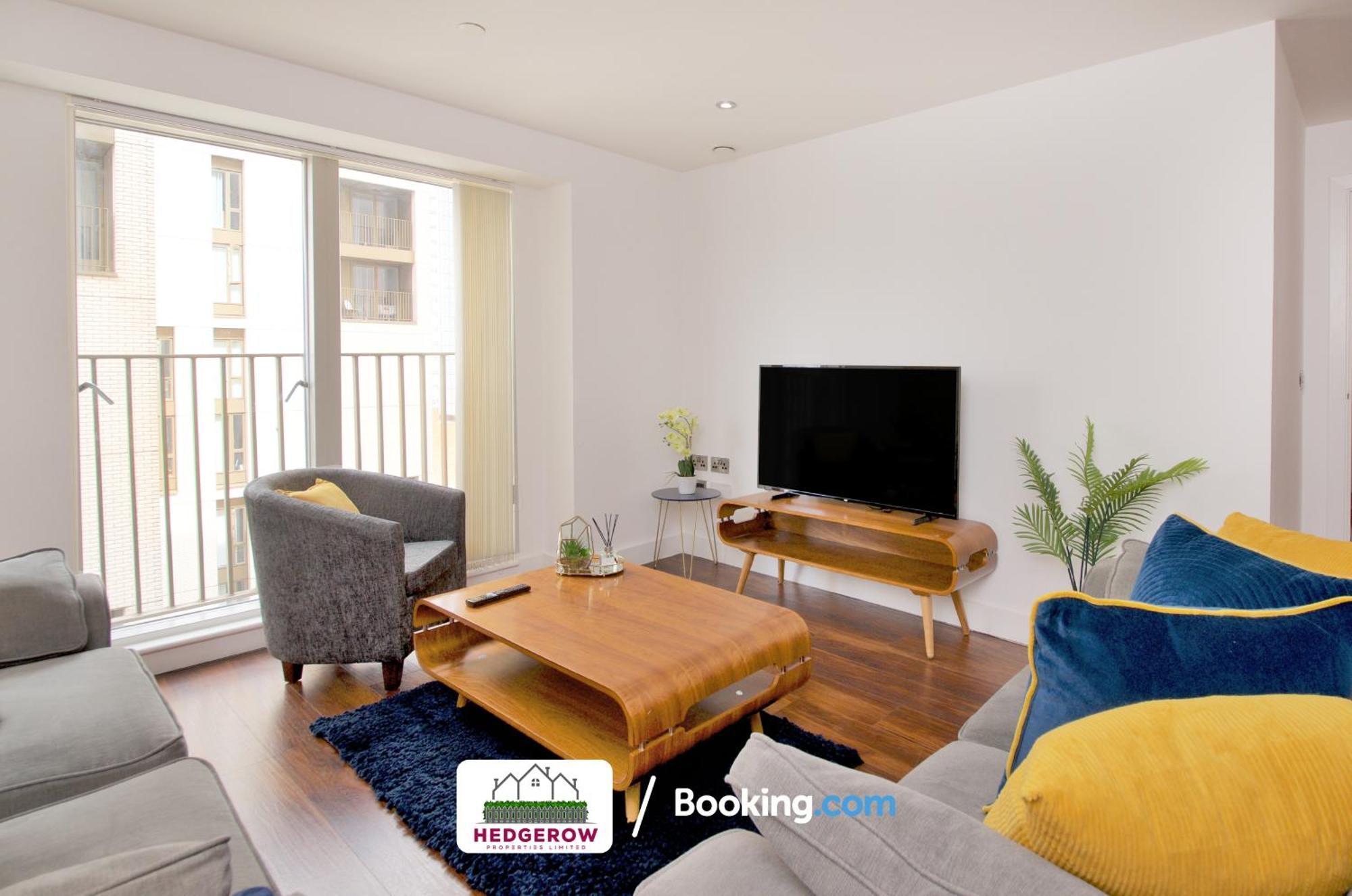 Hedgerow Urban Oasis: Spacious 3-bedroom Getaway Manchester