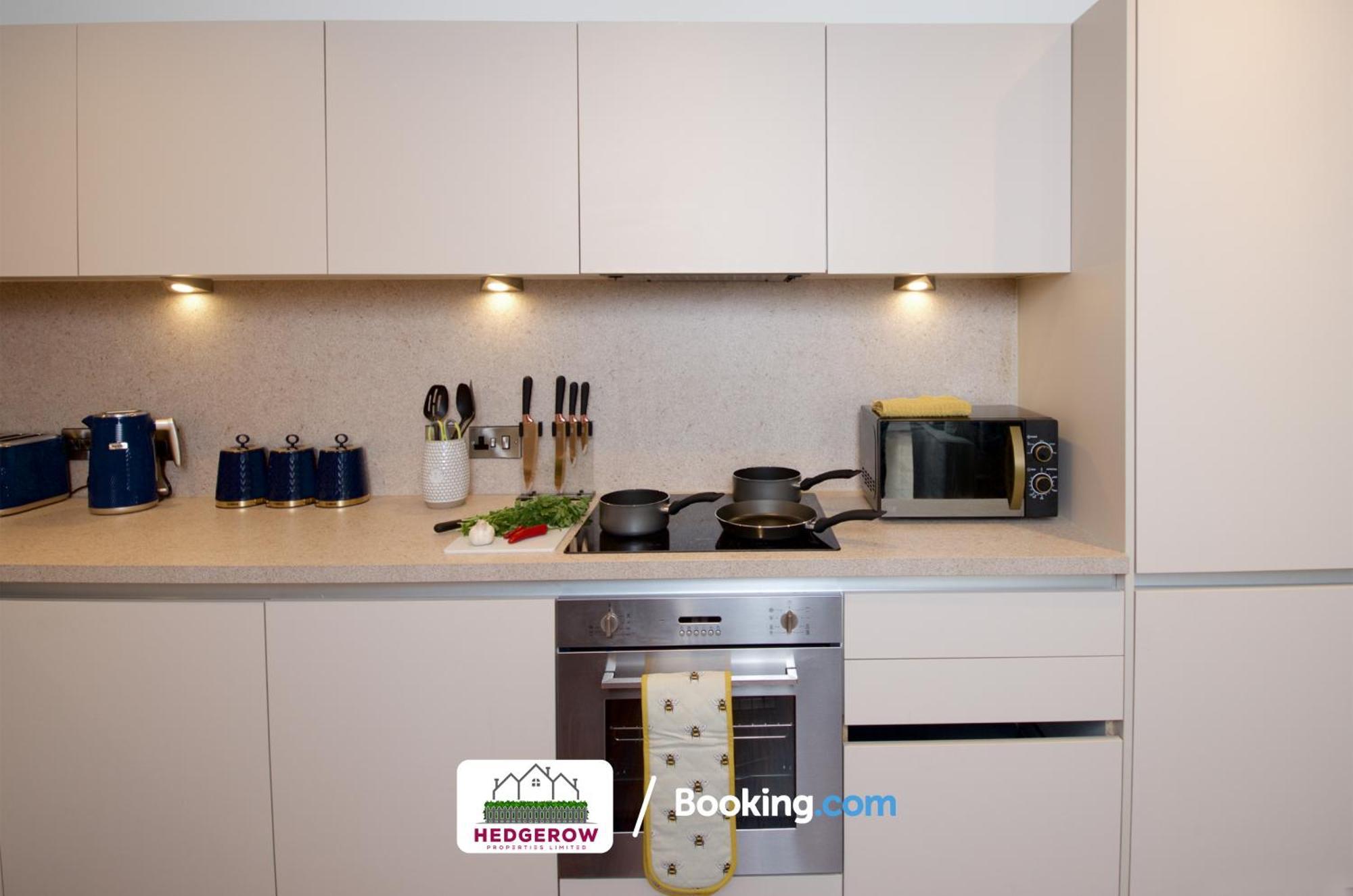 Apartment Hedgerow Urban Oasis: Spacious 3-bedroom Getaway Manchester
