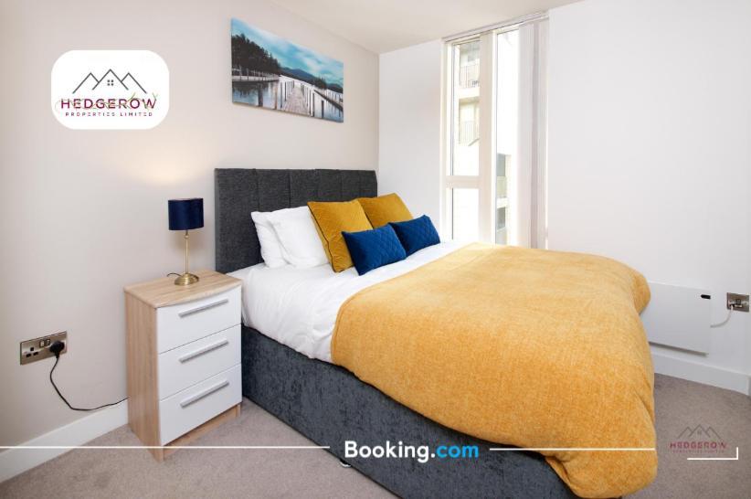 Apartment Hedgerow Urban Oasis: Spacious 3-bedroom Getaway Manchester